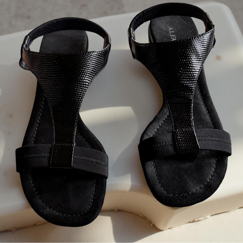 Alfani Black Strappy Wedge Sandals Size 7
